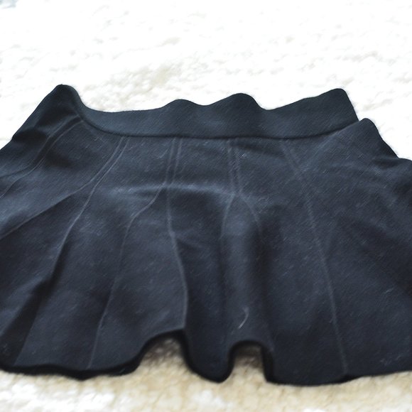 BNWT Club Monaco Black Pleated Mini Skirt - Picture 4 of 5